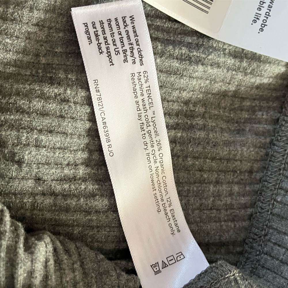 Eileen Fisher cozy stretch rib leggings. NWT - Picture 4 of 6